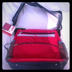 BNWT Skip Hop Via Tech Diaper Bag