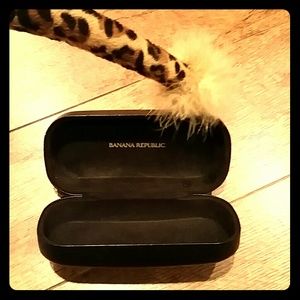 BANANA REPUBLIC SUNGLASS CASE