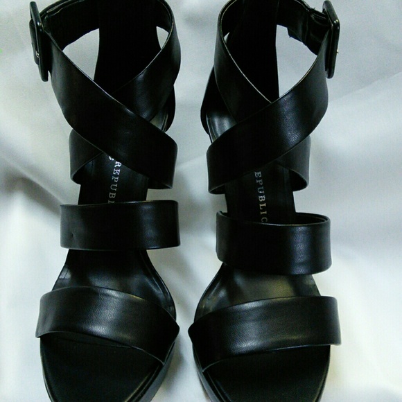 "HOLD for Calliebmarie" Sexy black heels