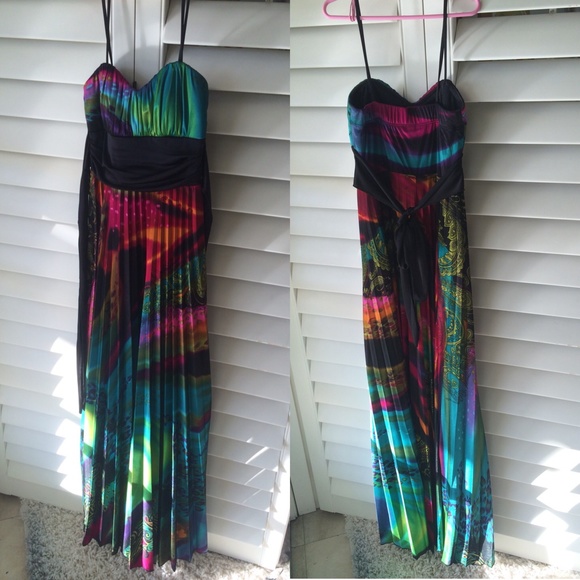 Colorful, long dress with black waist band