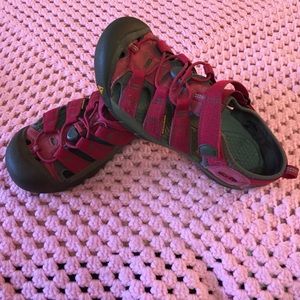 Keen for girls size 6 and adults size 8