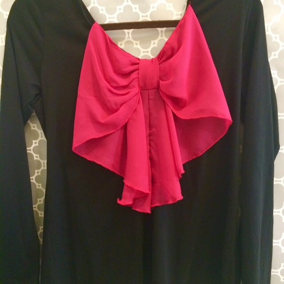 Black top with Hot pink Bow Jr Large fits most - Picture 1 of 2