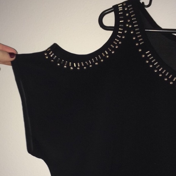 🚫 PLATOS -Black mesh studded Top - Picture 2 of 3
