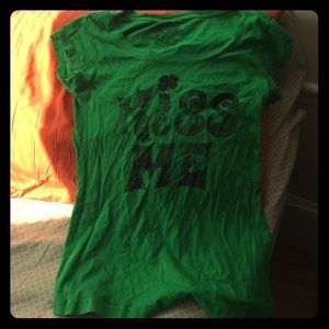 Green "kiss me, I'm Irish!" Shirt - fits sm or med