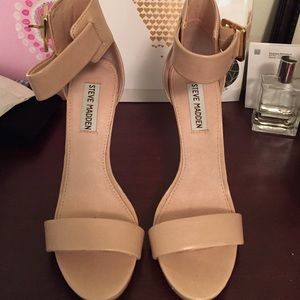 Brand new nude heels w/ ankle strap (Steve Madden)
