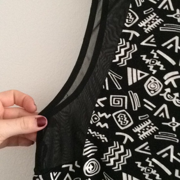 ❌ SOLD - Tribal Crop Tank - Picture 2 of 2