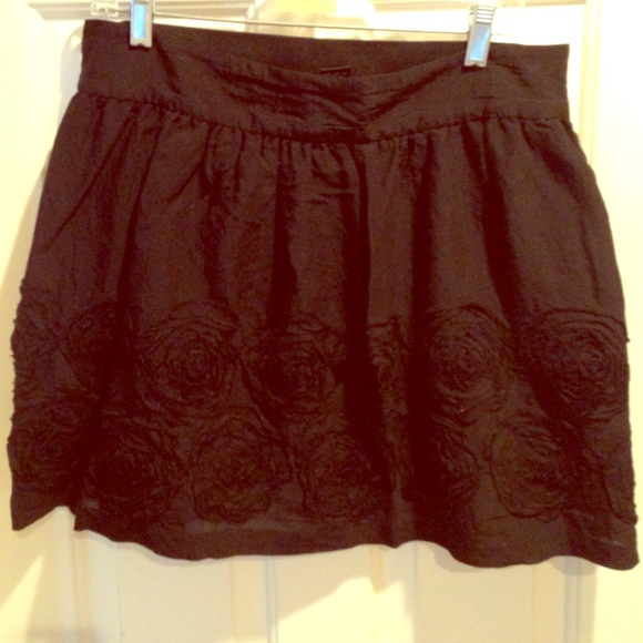 Black skirt lined with fabric black Roses