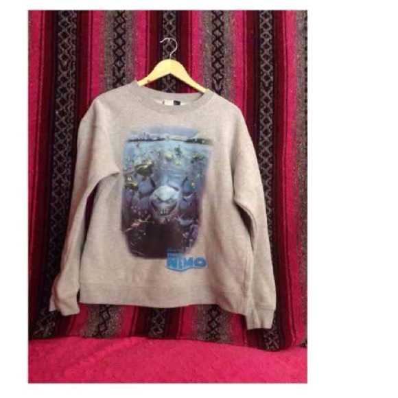 Forever 21 Disney nemo sweater