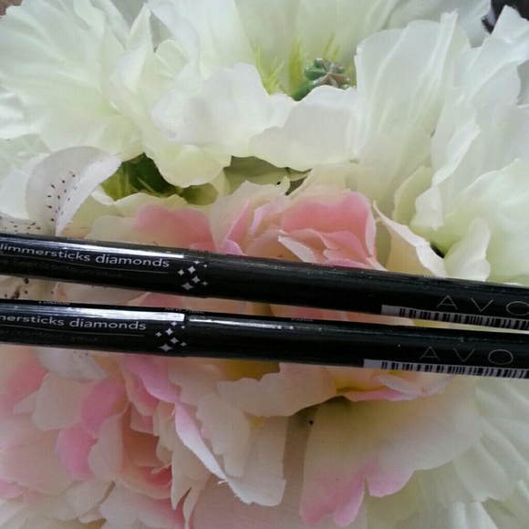 Avon retractable eyeliner 2-4-1