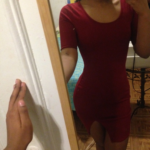 Red dress - Picture 2 of 4