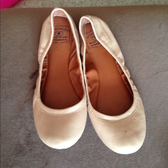 Lucky brand flats