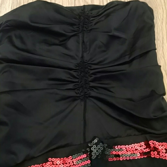 Dress - Black and Red Tube Dress - Picture 2 of 3