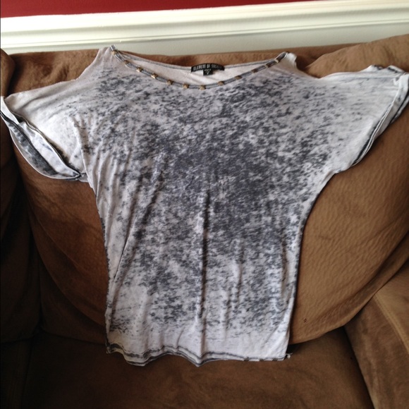 Metropark cold shoulder shirt