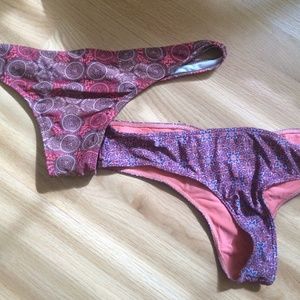 Bundle of two bikini bottoms