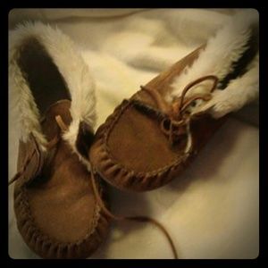 Leather & faux fur moccasins
