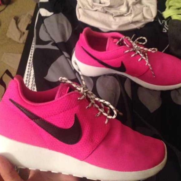 Nike roshe runs