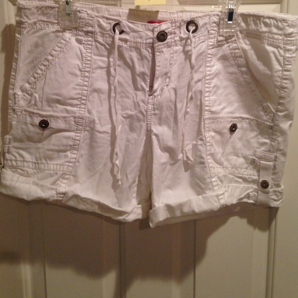 White mid thigh Cargo Shorts
