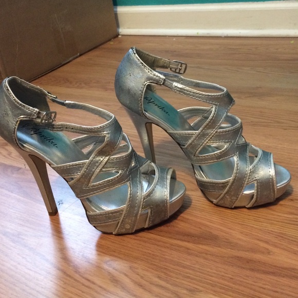 Silver heel