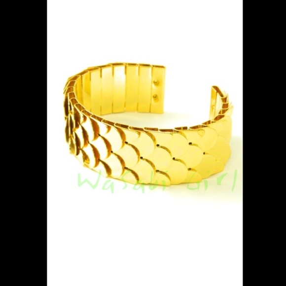 Gold Mermaid Scale Cuff Bracelet - Picture 2 of 3