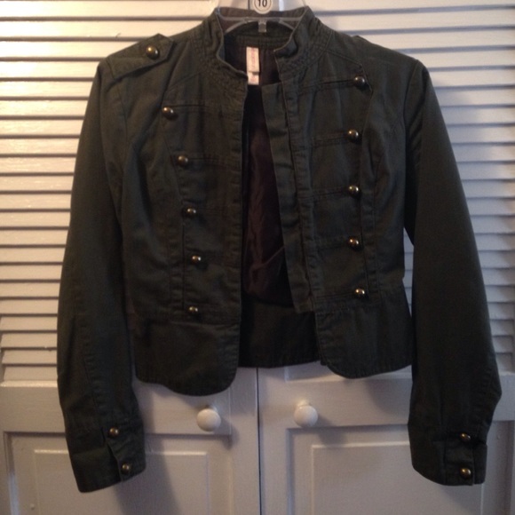 Cute army green tight jacket