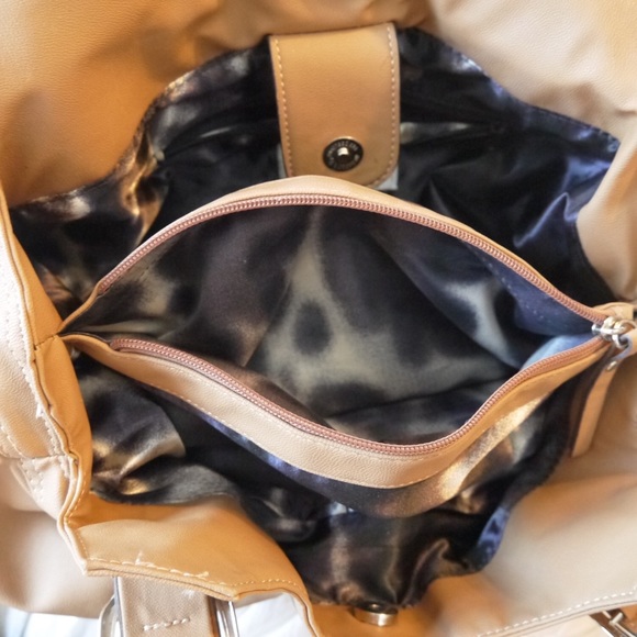 Taupe leather hobo bag - Picture 3 of 4