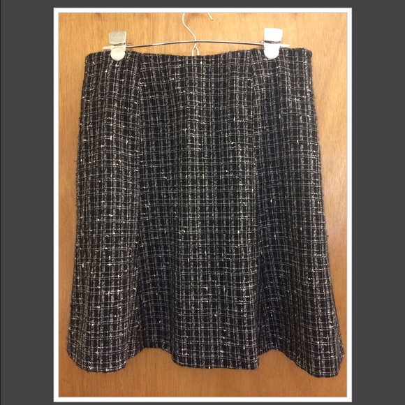 Black/white tweed skirt