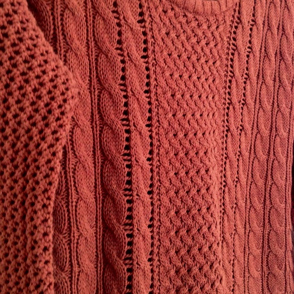 🚫SOLD BUNDLED🚫 Sweater - Picture 4 of 4