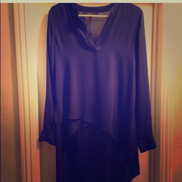 Two shirts like new bundle 40