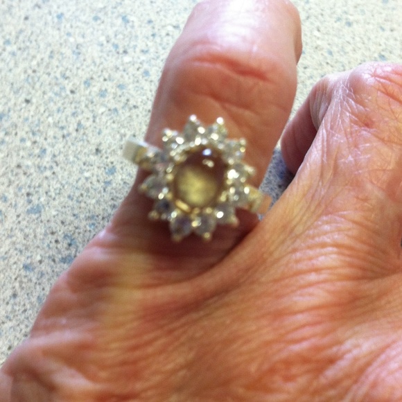 Ring - Picture 2 of 4