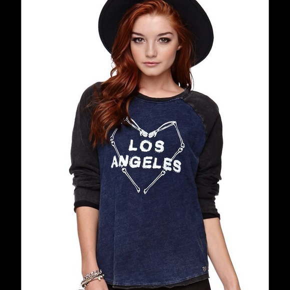 KENALL&KYLIE BASEBALL LOS ANGELES BONES HEART tee