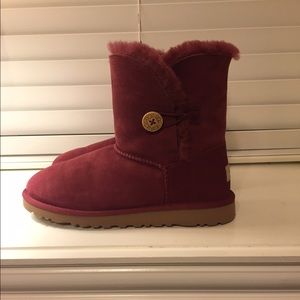 Maroon short Bailey uggs