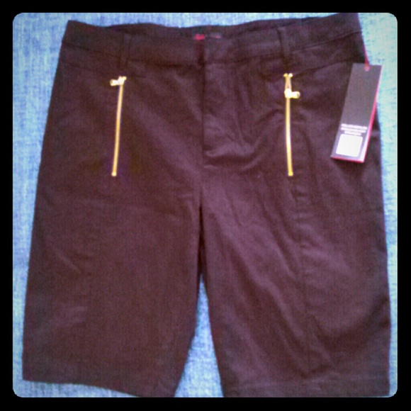 New capri/bermuda pants in black