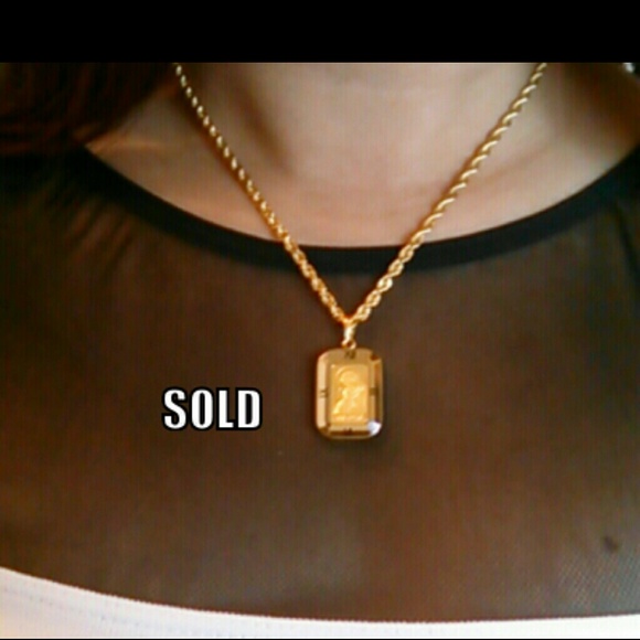 ** SOLD @Mer Car ** 18k gold Mary Pendant (5.4g )