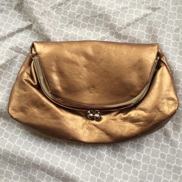 Forever 21 Gold expandable clasp purse - Picture 1 of 4
