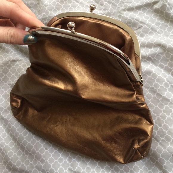 Forever 21 Gold expandable clasp purse - Picture 2 of 4