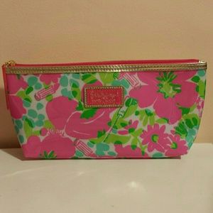 *TRADED!!* 2 Lilly Pulitzer Makeup Bags & Wristlet