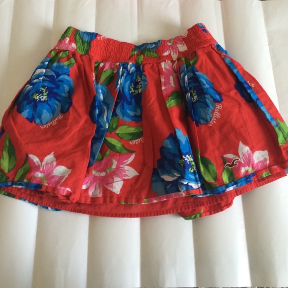 Hollister Dresses & Skirts - Hollister floral skirt