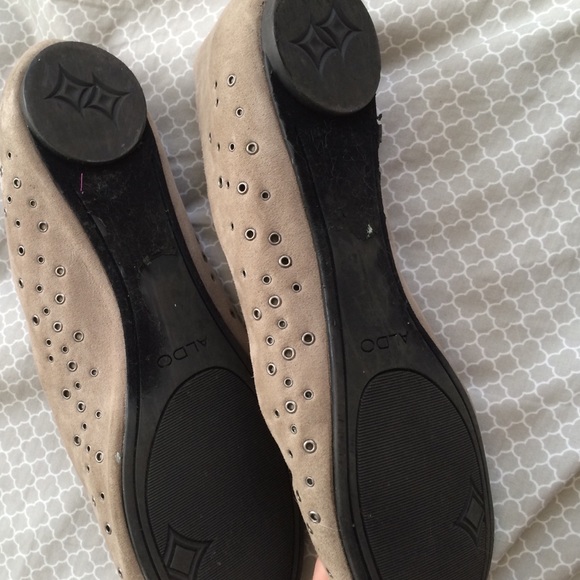 Neutral Aldo flats with brass eyelet details - Picture 2 of 3