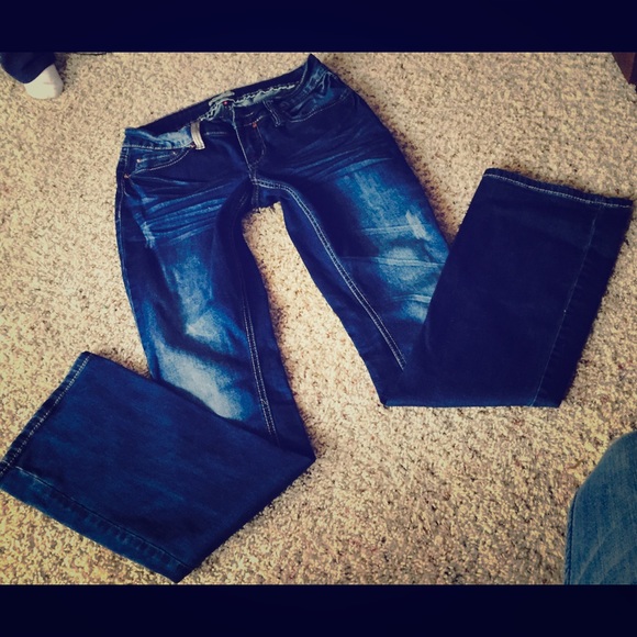 Ymi dark jeans size 9 missing button