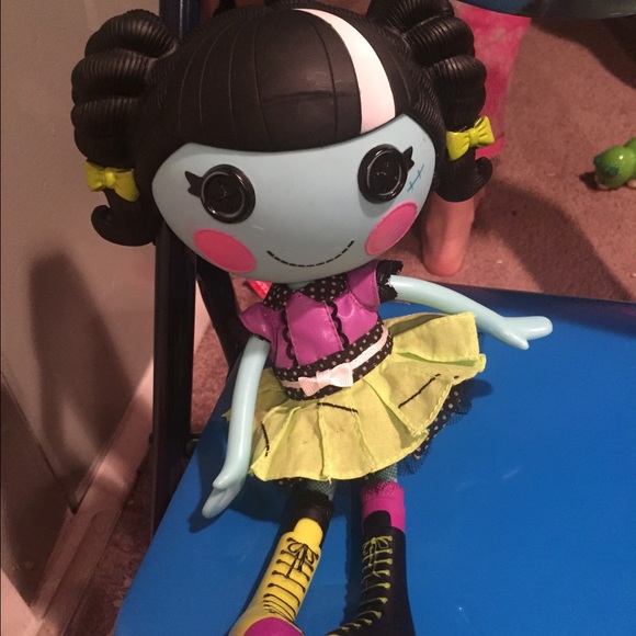 Scraps stitched n sewn Lalaloopsy