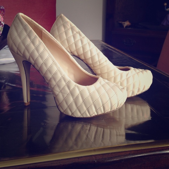 Beige heels size 8