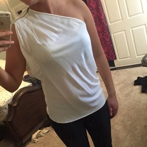 BCBG MAXAZRIA BEAUTIFUL ONE SLEEVE WHITE BLOUSE!