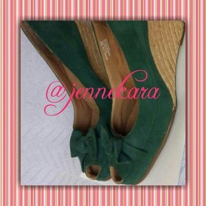 BOGO 50% OFF Cute! Aerosoles Peep Toe Wedges!