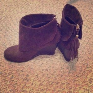 Gently used brown fringe booties! Great condition!