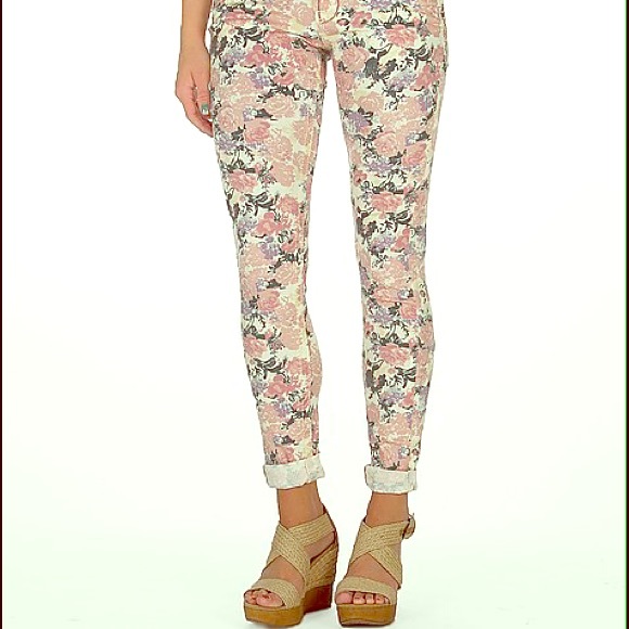 RARE. Miss Me Floral Jegging Size 32