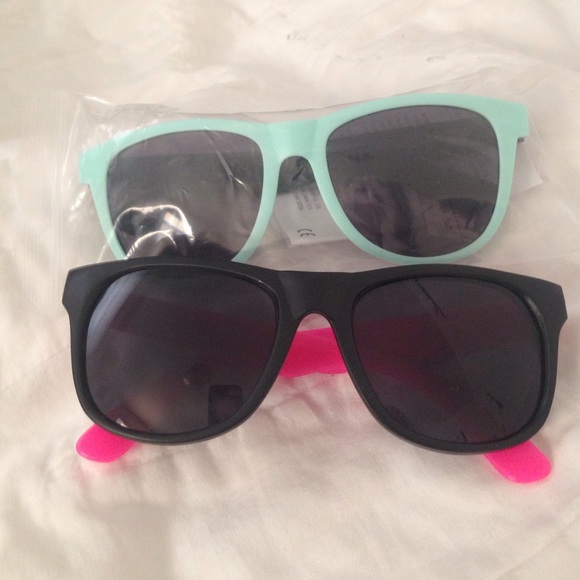 PINK Victoria's Secret Accessories - PINK & Colorrun Sun glasses