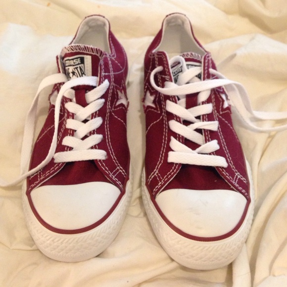 maroon converse