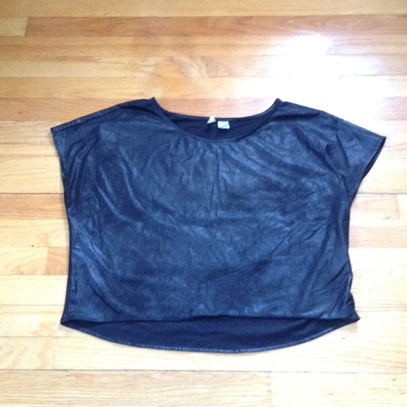 Black crop top💞