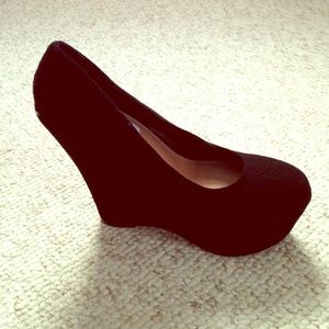 Steve Madden Black Wedges 7.5