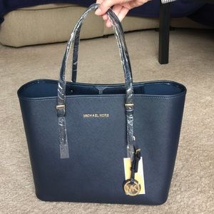 New, Jet set travel Saffiano Leather Tote, navy